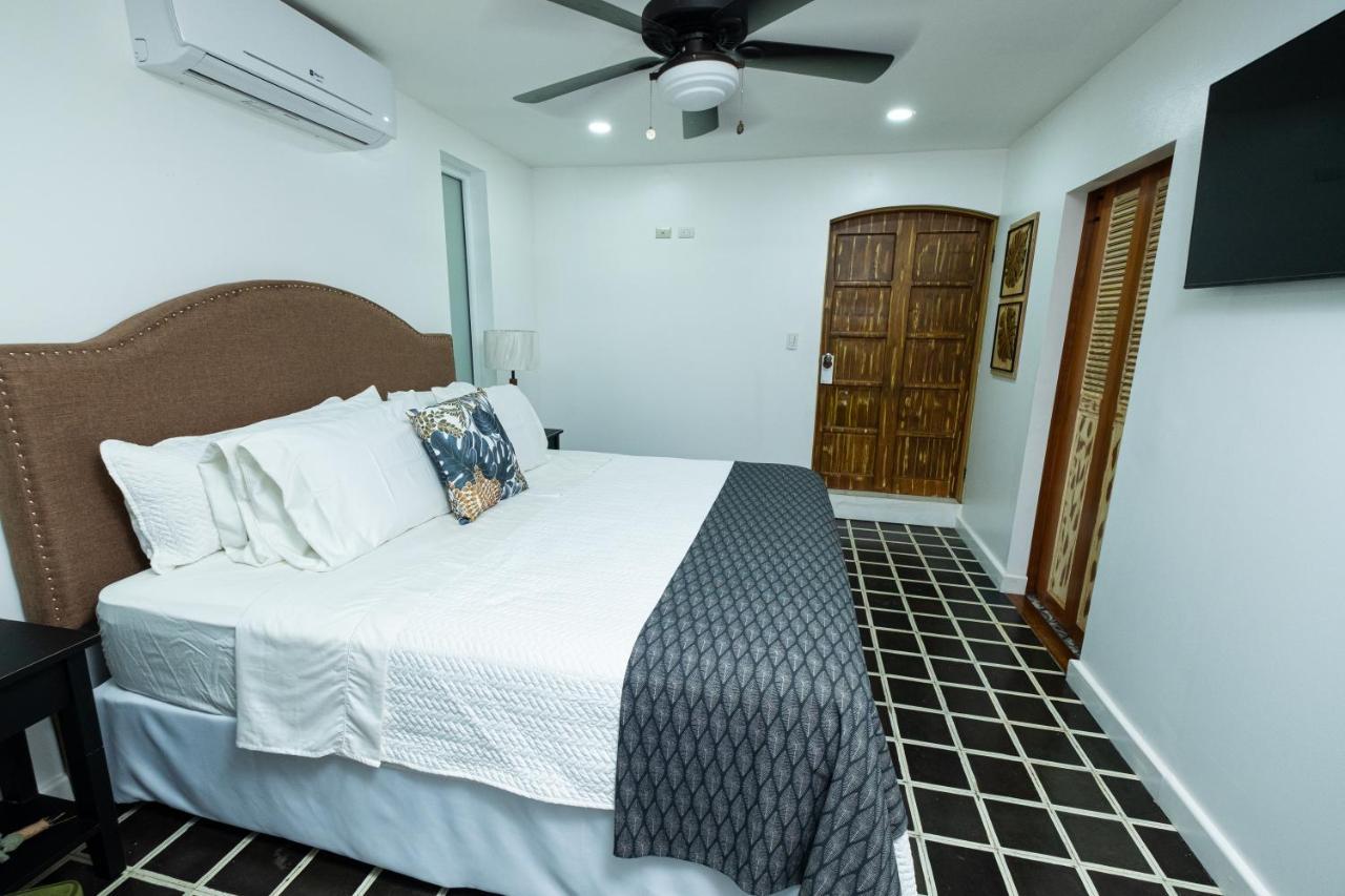 Angeli Gardens Boutique Hotel ซานเปโดร ซูลา ภายนอก รูปภาพ
